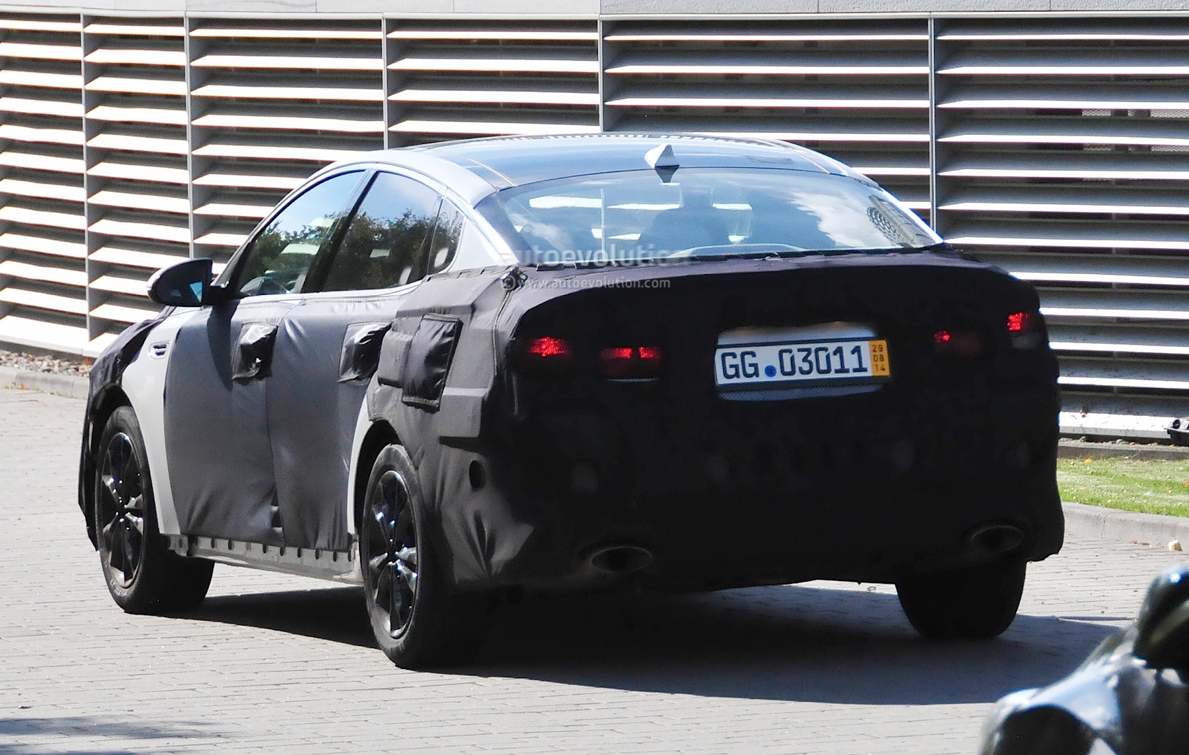 all-new-2016-kia-optima-spied-for-the-first-time-including-the-interior_5