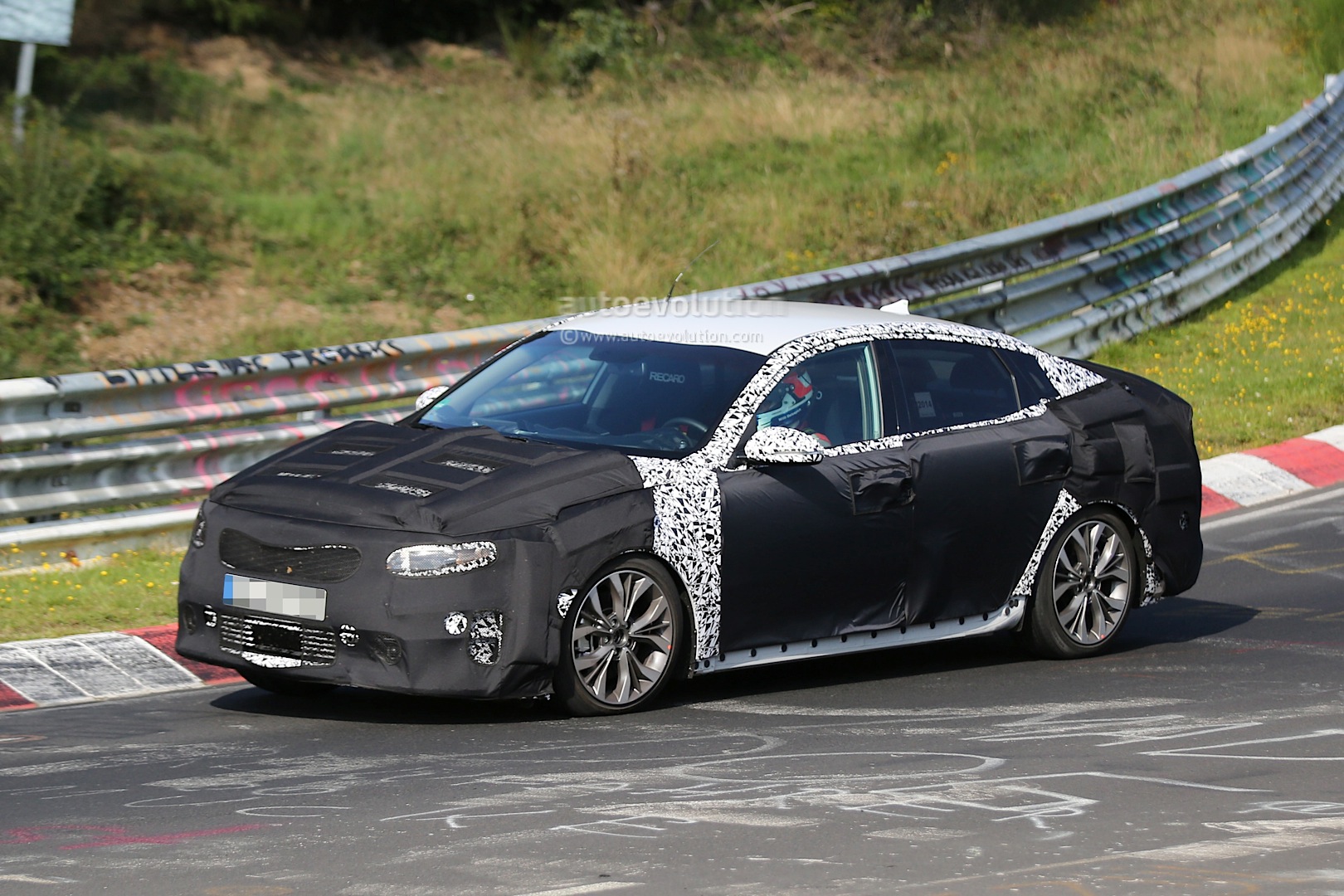 all-new-2016-kia-optima-spied-for-the-first-time-including-the-interior_9