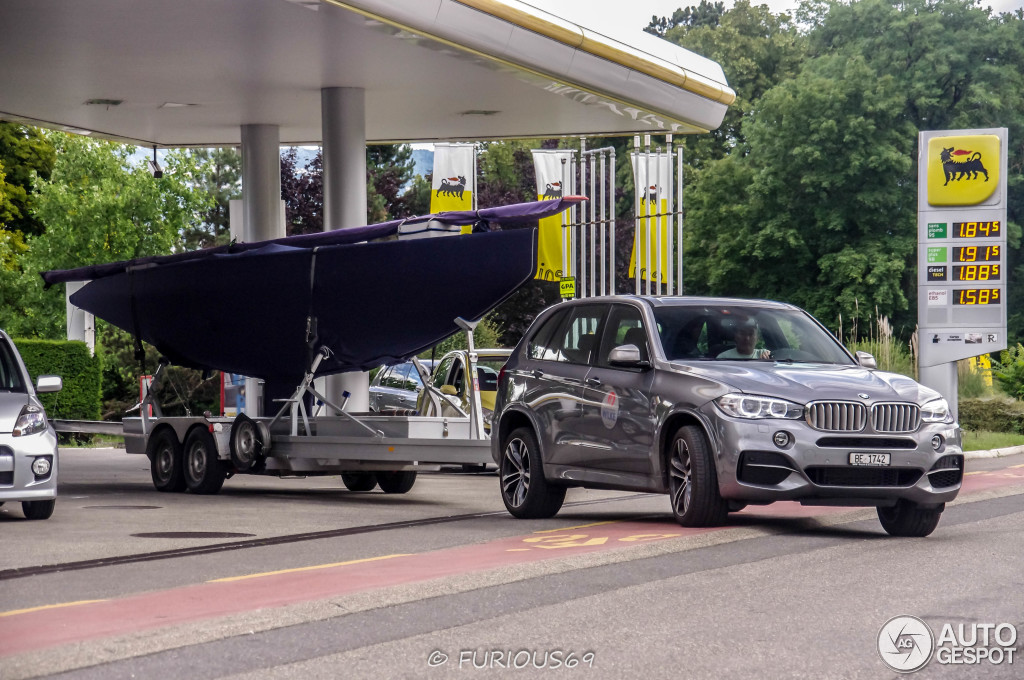 bmw-x5-m50d-spotted-towing-a-sailboat-in-geneva-photo-gallery_2