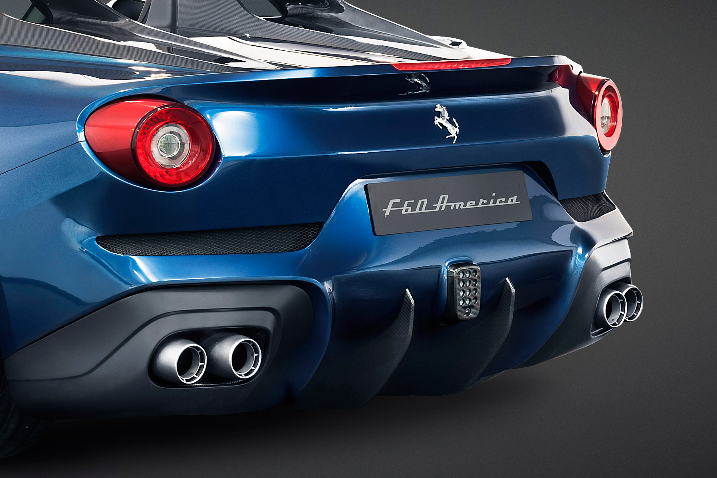 فيراري تكشف عن سيارتها Ferrari f60america_proto_pininfarina3-4post1.jpg