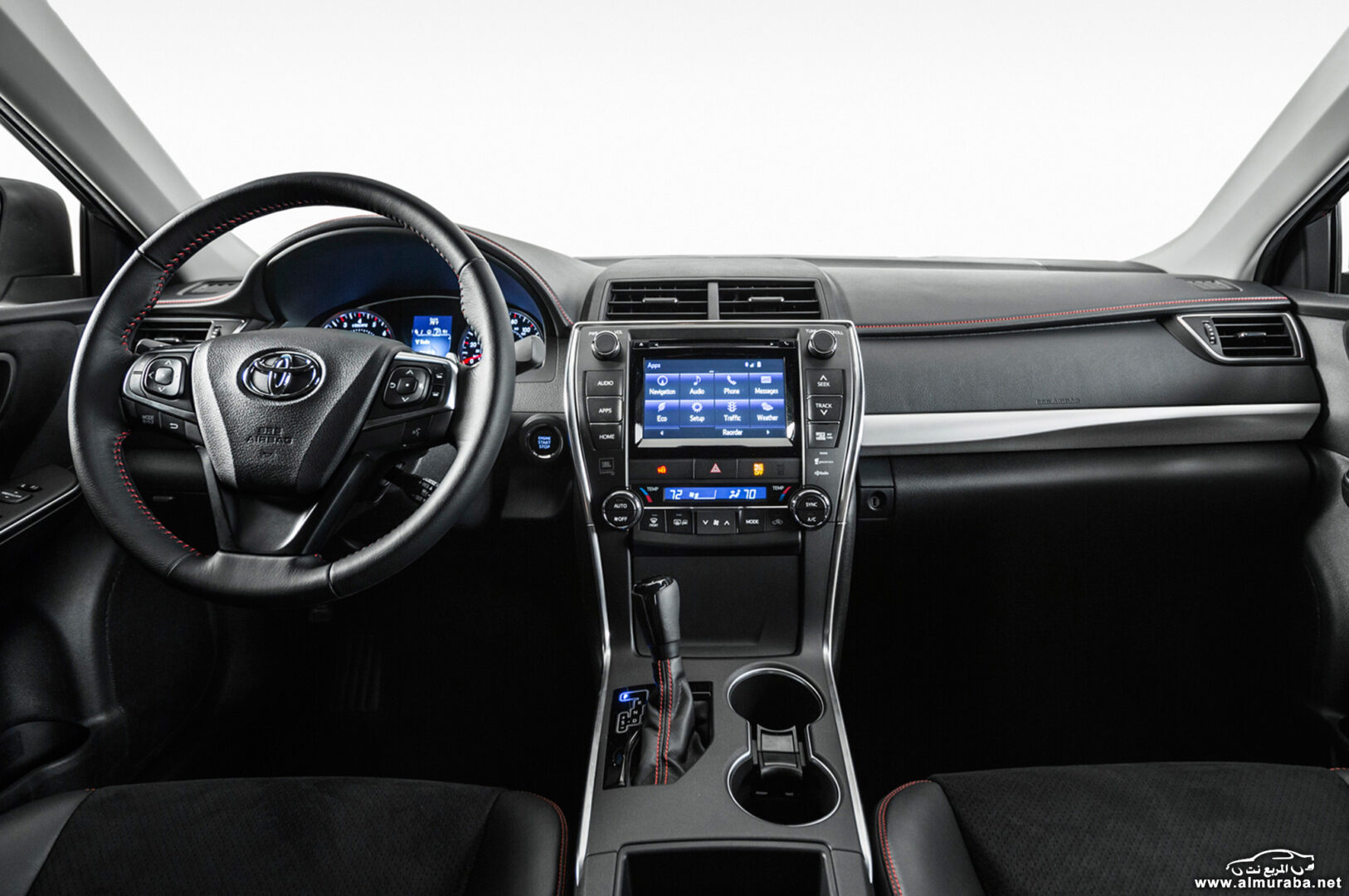 http---image.motortrend.com-f-roadtests-sedans-1404_2015_toyota_camry_first_look-72629079-2015-Toyota-Camry-XSE-interior