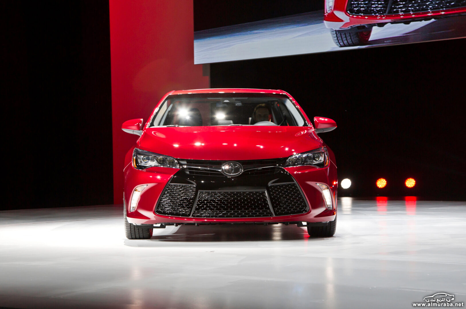 http---image.motortrend.com-f-roadtests-sedans-1404_2015_toyota_camry_first_look-72678831-2015-Toyota-Camry-front-end