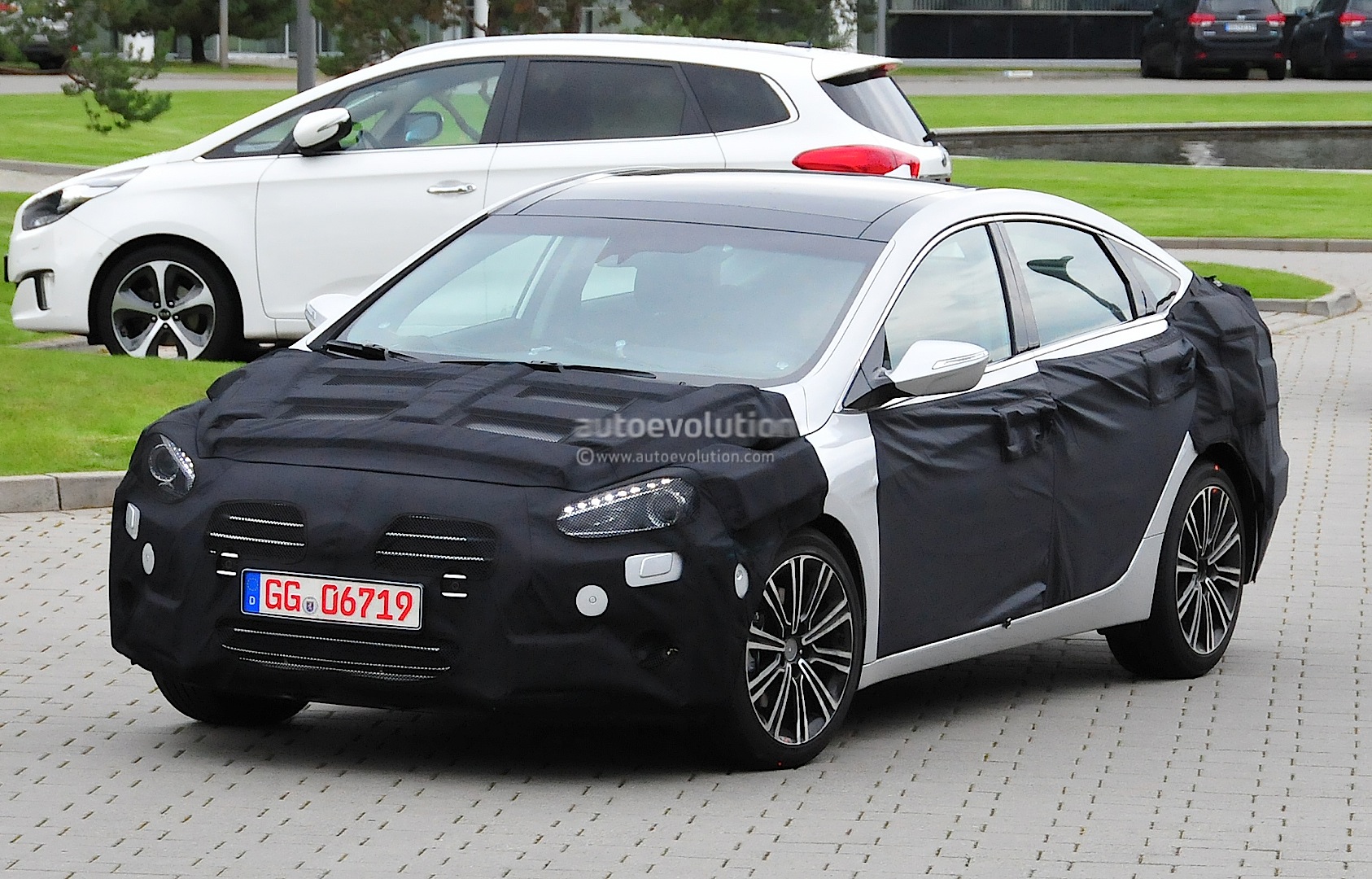 hyundai-i40-facelift-looks-snazzy-photo-gallery_3