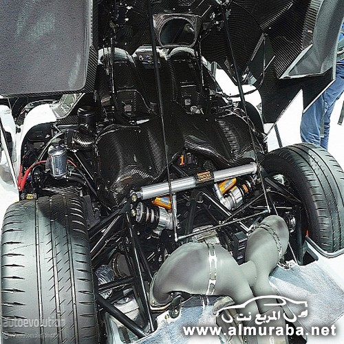 koenigsegg-one1-makes-public-debut-in-geneva-live-photos-medium_14