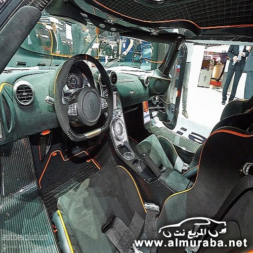 koenigsegg-one1-makes-public-debut-in-geneva-live-photos-medium_15