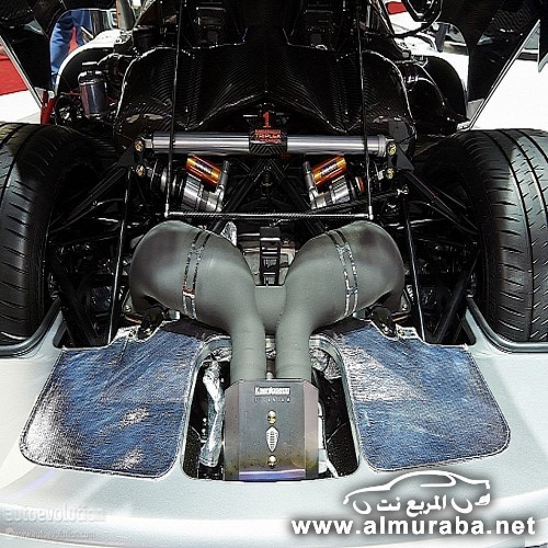 koenigsegg-one1-makes-public-debut-in-geneva-live-photos-medium_7