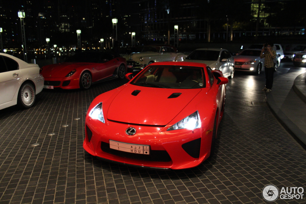 lexus-lfa-c239515022013071454_2