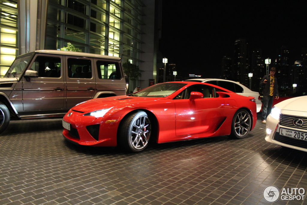 lexus-lfa-c239515022013071454_4