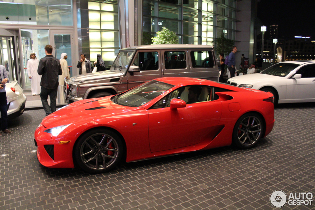 lexus-lfa-c239515022013071454_5