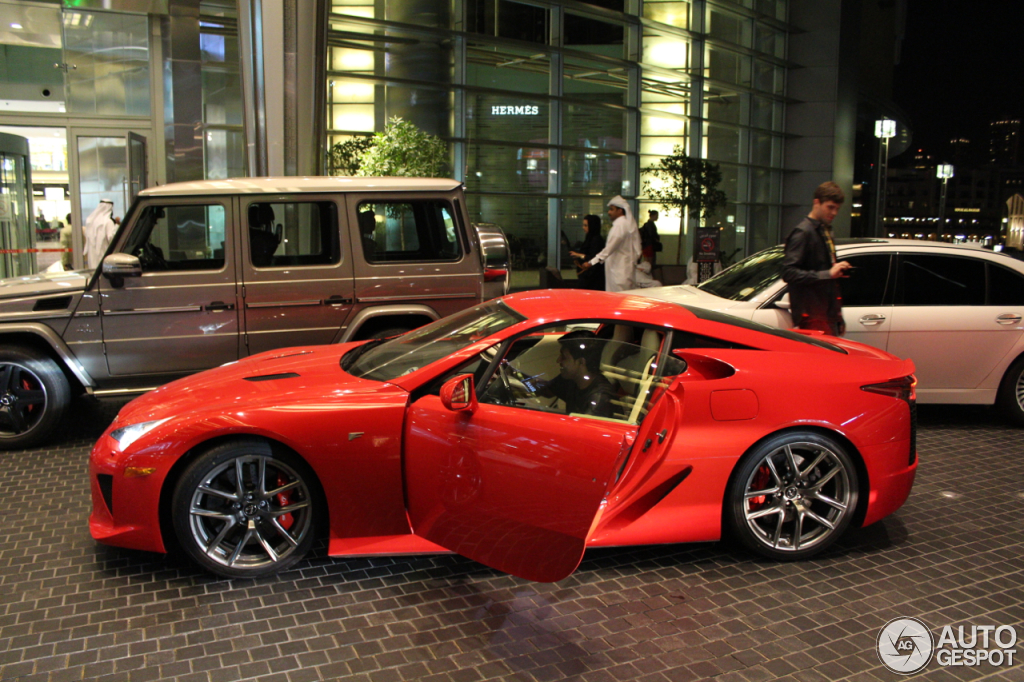 lexus-lfa-c239515022013071454_6
