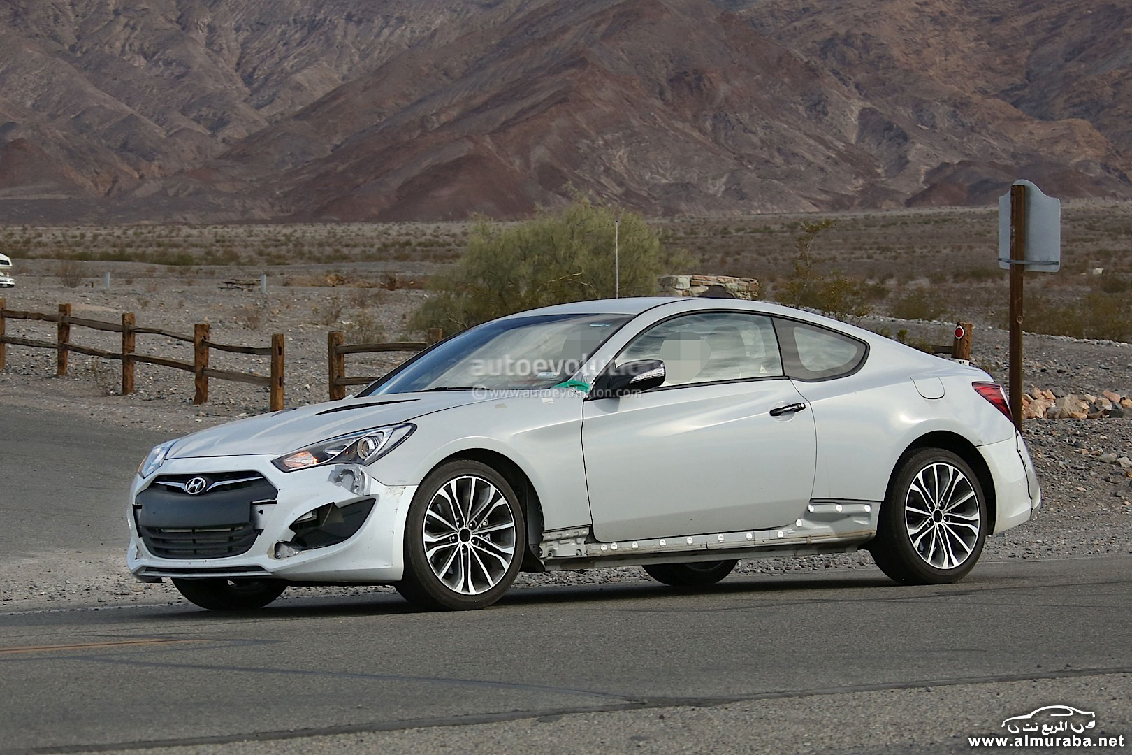 new-2017-hyundai-genesis-coupe-spied-for-the-first-time_6