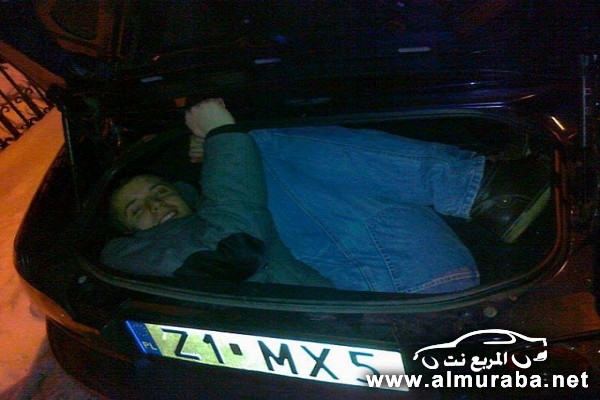 people-sitting-in-supercar-boots-becoming-a-trend-car-booting-photo-gallery-medium_2