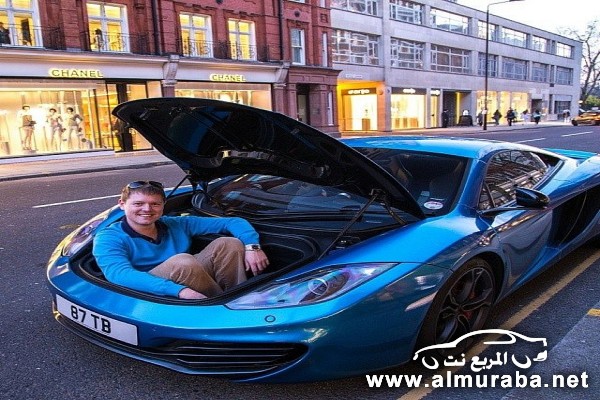people-sitting-in-supercar-boots-becoming-a-trend-car-booting-photo-gallery-medium_7