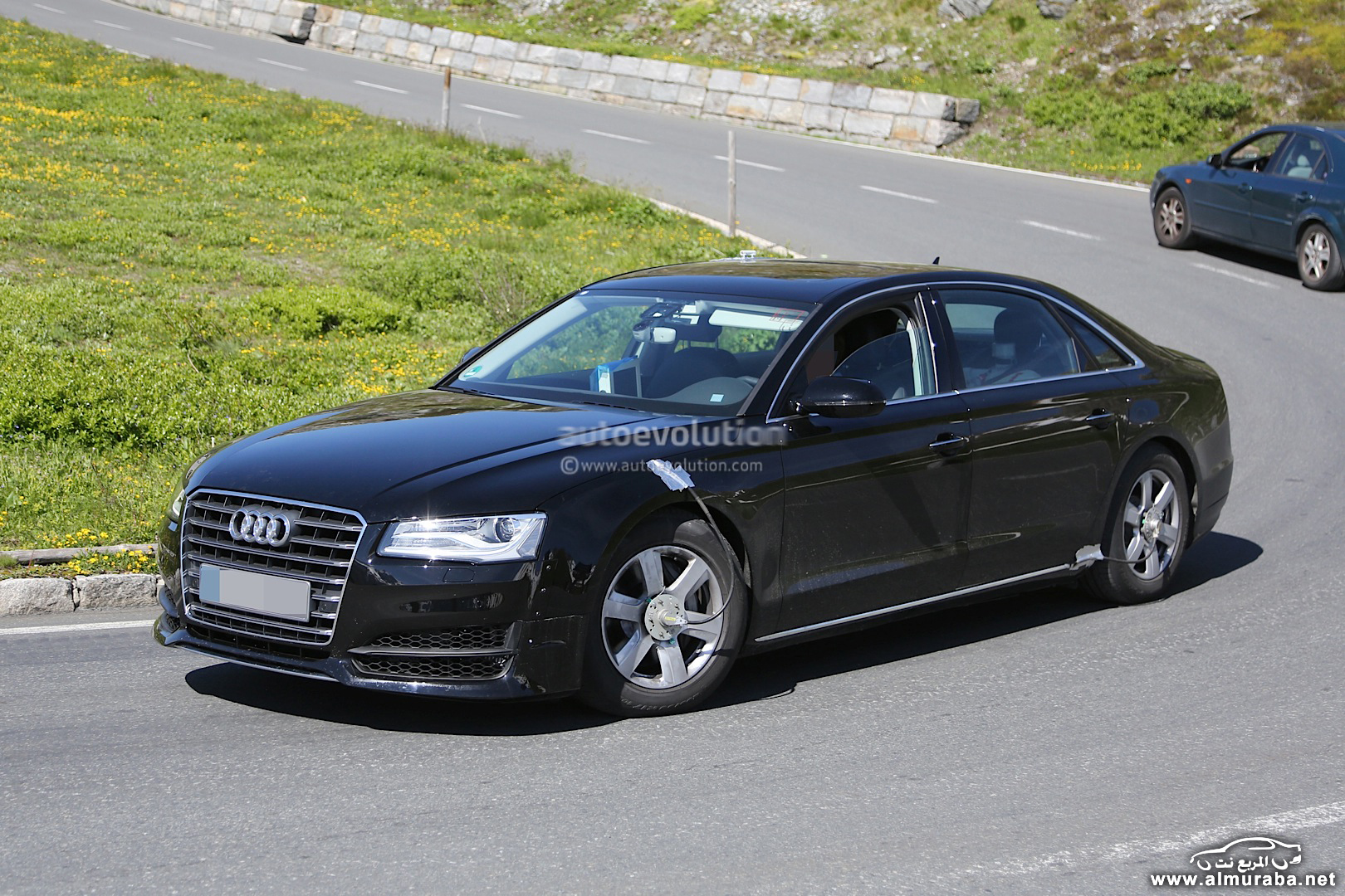 spyshots-all-new-audi-a8-for-2016-captured-in-first-photos_4