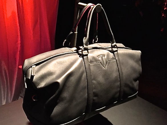 tesla-leather-apparel-in-the-pipeline-bags-wallets-to-match-your-model-s-photo-gallery_1