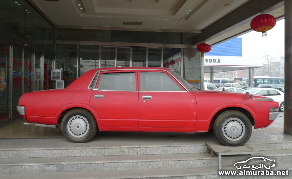 toyota-crown-china-red-2