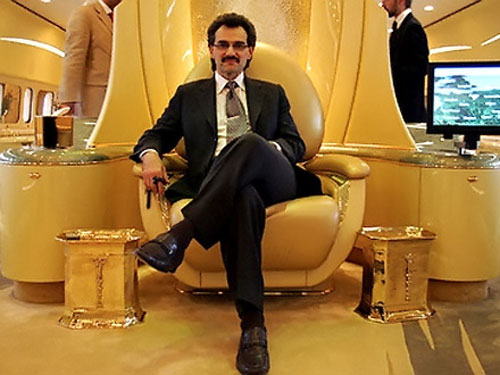 طائرة الأمير الوليد بن طلال بن عبد العزيز آل سعود ولد في الرياض في 7 مارس 1955 وهو الابن الثاني للأمير طلال بن عبد العزيز، رجل أعمال سعودي يعد من أكبر المستثمرين في العالم.