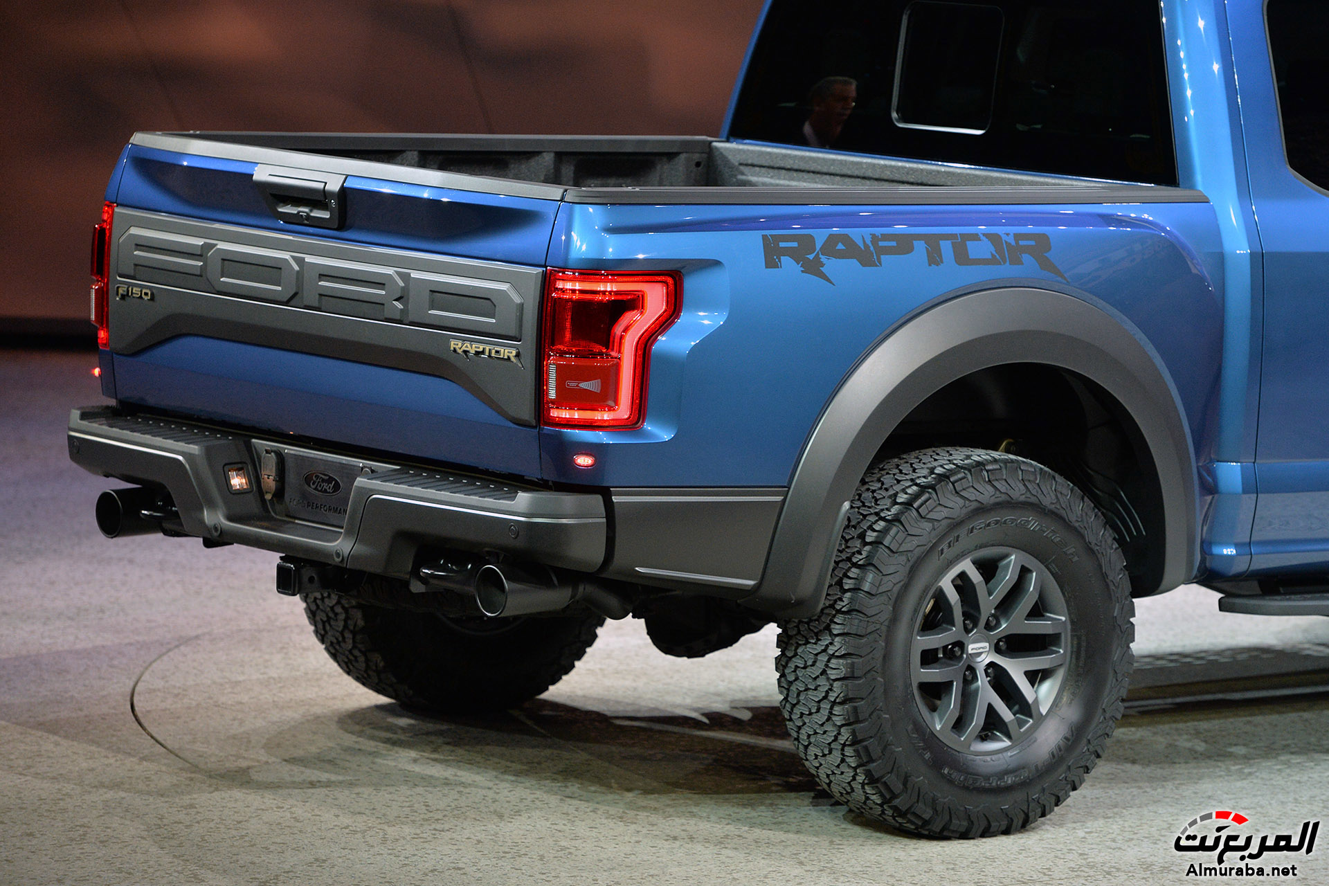فورد رابتر 2017 بالتطويرات الجديدة "تقرير ومواصفات وصور" Ford F-150 Raptor 2017 14-2017-ford-f150-raptor-detroit-1
