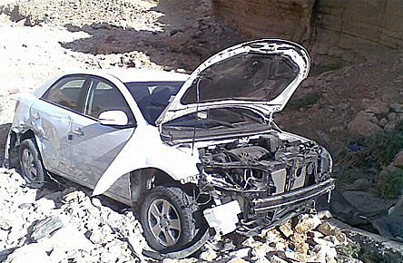 سقوط سيارة من الجسر المعلق في الرياض وصاحبها ينجو !