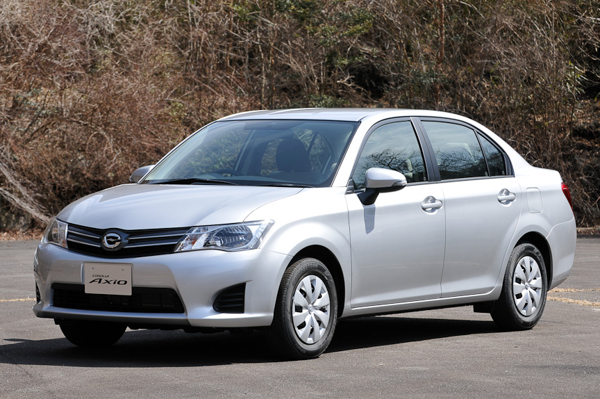 تويوتا كورولا اكسيو 2013 الجديدة التي قد تكون مخصصة لشرق اسيا و الهند Corolla Axio