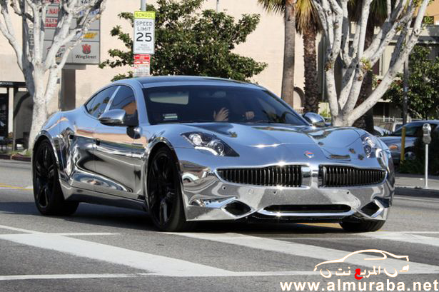 جستن بيبر يطلي سيارته باللون الكروم ويتجول في شوارع نيويورك رغم “عدم وجود رخصة قيادة”