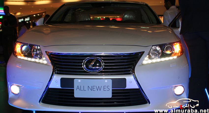 لكزس إي إس 2013 تصل إلى الإمارات بتطوير ومميزات اضافية في وكالة الفطيم مع الاسعار Lexus 2013 4