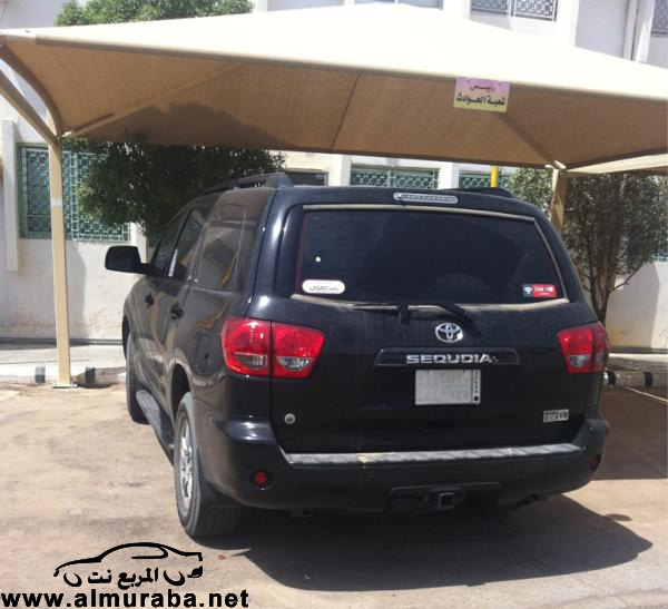 بعد انتشار الصورة المخالفة مرور مدينة بريدة يغرم أحد “الضباط” لتعمده إخفاء لوحات سيارته من “ساهر”