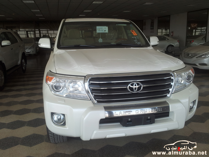 لاندكروزر 2013 تويوتا وصل لدى عبداللطيف جميل صور واسعار ومواصفات Land Cruiser 2013 gx-r
