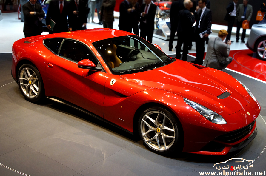 فيراري أف 12 بيرلينيتا تكشف نفسها في معرض باريس وتجذب الزائرين Ferrari F12 Berlinetta