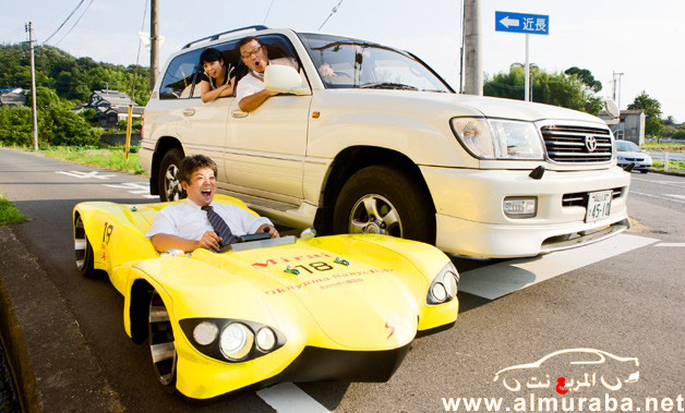 مدرسين وطلاب في اليابان يخترعون اقصر سيارة في العالم ويدخلون “موسوعة جينيس” بالصور والفيديو