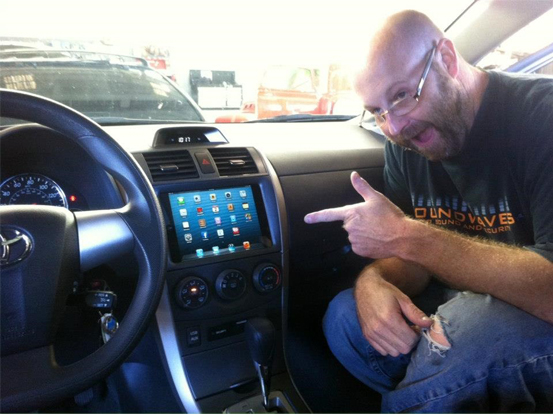 اي باد ميني الجديد من ابل الان تستطيع تركيبه في سيارة تويوتا كورولا شاهد الفيديو iPad Mini