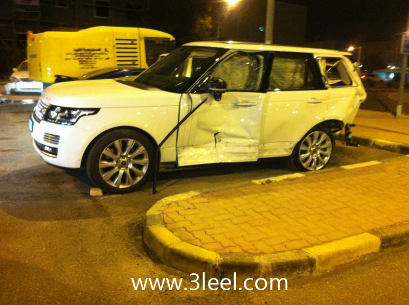“بالصور” اول حادث لسيارة رنج روفر 2013 الجديد كلياً في دولة الكويت