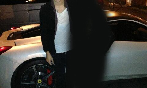 “بالصور” وان دایرکشن هاري ستايل يقوم بشراء فيراري 458 ايطاليا الجديدة Harry Styles