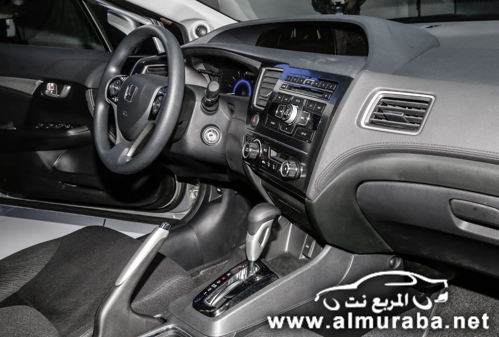 تصميم رياضي يتميز بالفخامة مع هوندا سيفيك 2013