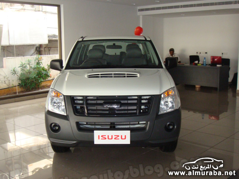 ايسوزو 2014 بيك اب الجديدة ذات المحرك الديزل والبنزين Isuzu 2014