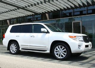 لاندكروزر 2014 بالتطويرات الجديدة صور واسعار ومواصفات وفيديو Land Cruiser