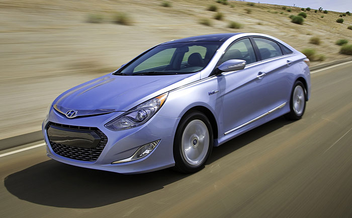 هيونداي تدشن سيارتها سوناتا الهايبرد بالمنطقة