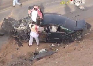 “فيديو” حادث تفحيط شنيع ينجو منه المفحطين من الموت بشكل عجيب