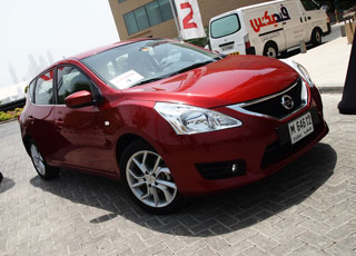 نيسان تيدا 2014 تنطلق رسمياً من الإمارات صور واسعار ومواصفات Nissan Tiida 2014