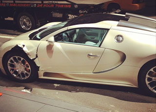 “بالصور” بوجاتي فيرون يملكها شاب سعودي تتعرض لحادث في مدينة نيويورك