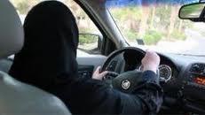 مخالفة عدم حمل “رخصة سير” لمواطنة ب100 ريال والمرور يلتزم الصمت!