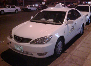 لاعب كرة قدم دولي سعودي يعمل سائق لسيارة “تاكسي” في المنطقة الشرقية