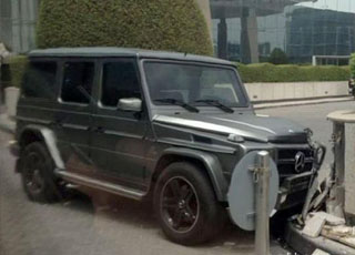 “بالصور” أغبى حادث مروري لهذا العام وقع في السعودية بمدينة الرياض