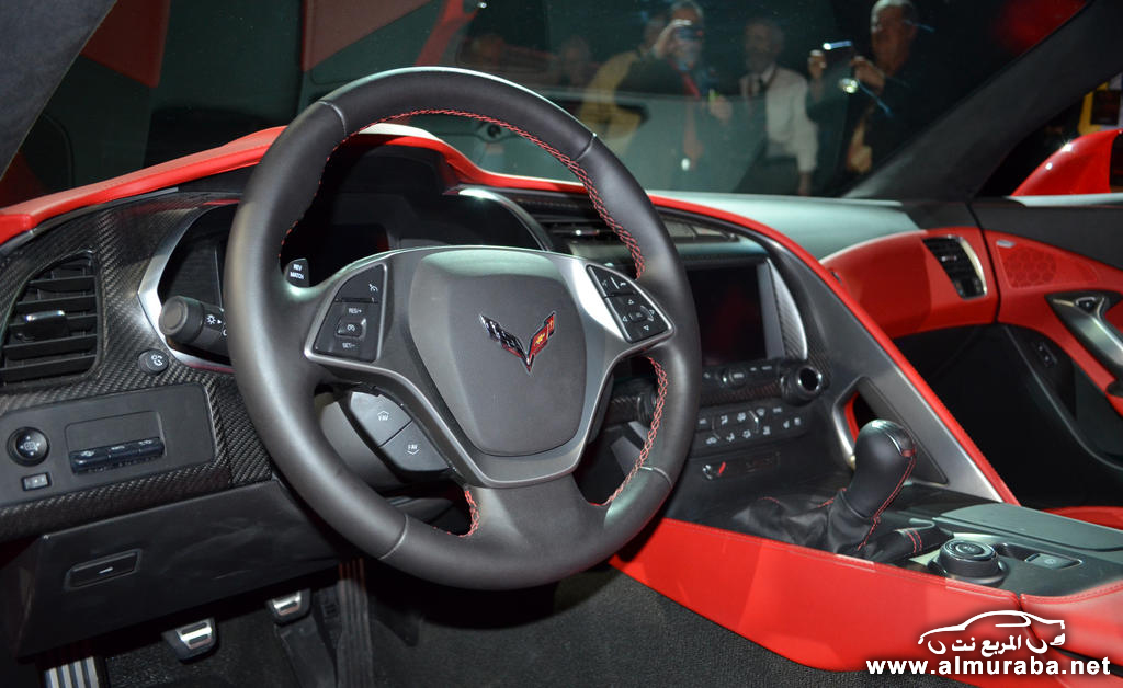 شاهد تقرير بالصور الفيديو عن 2014-chevrolet-corvette-stingray-interior.jpg