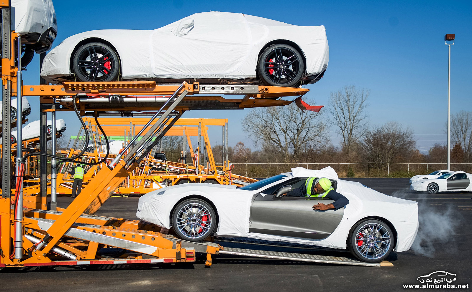 بدأ شحن نموذج سيارة شفرولية 2015-chevrolet-corvette-z06-being-shipped-out-to-dealers_100491865_h.jpg