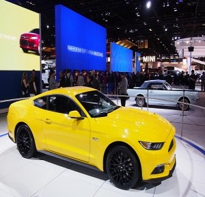“بالصور” فورد موستنج طراز 2015 بمعرض شيكاغو للسيارات 2015 Ford Mustang