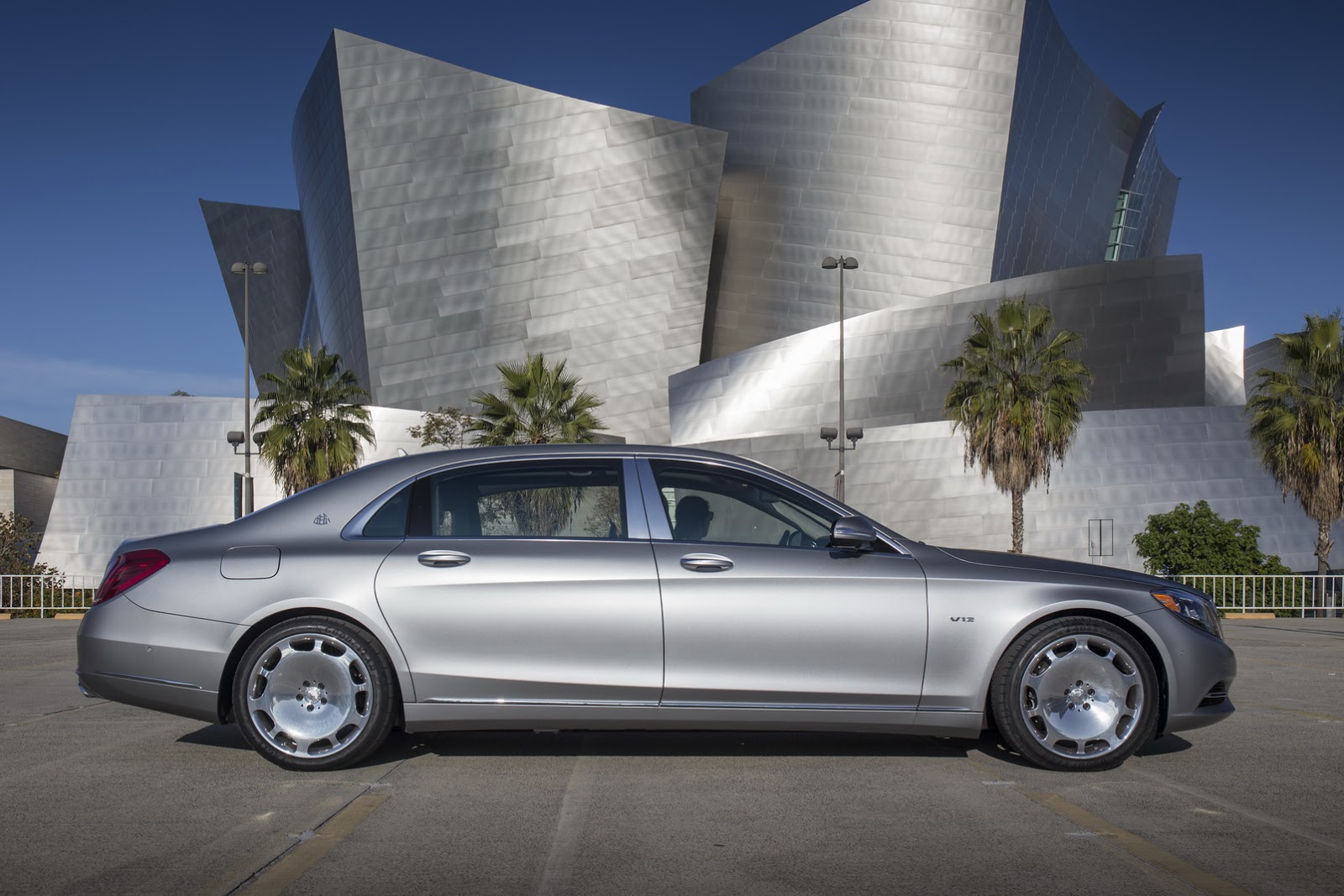 Mercedes-Maybach-S600-25