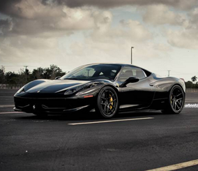 “فيديو” شاهد كيف يتعامل اصحاب المطاعم مع ثري لدي فيراري 485 ايطاليا وبين فقير مشرد