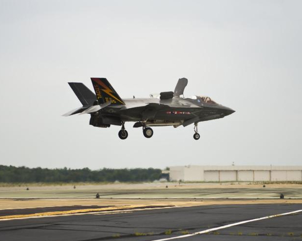 "بالصور" شاهد كم يبلغ سعر خوذة طيار مقاتلة F-35 "معلومات وحقائق" fae73d96-3c07-48fb-94dc-621053de787e