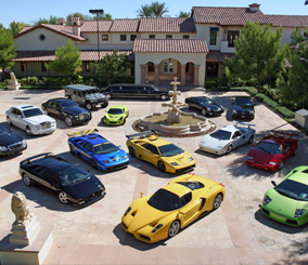 “بالصور” شاهد أثرياء يبنون القصور والشقق الفاخرة للإحتفاظ بسياراتهم داخلها